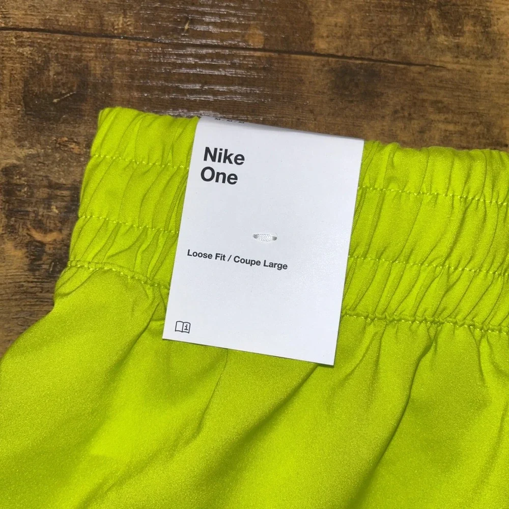 Nike Dri-FIT One High-Waisted Training Shorts Bright Cactus Kids Medium NWT‎